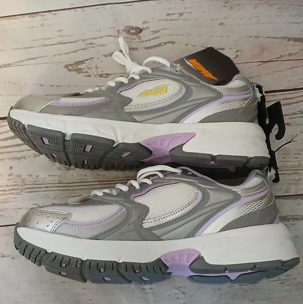 Avia women's 5000 sneakers with odor control purple size 10W